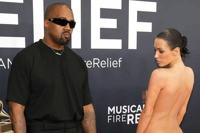 Kanye Wests Wife Bianca Censori Is Completely Naked At Grammys