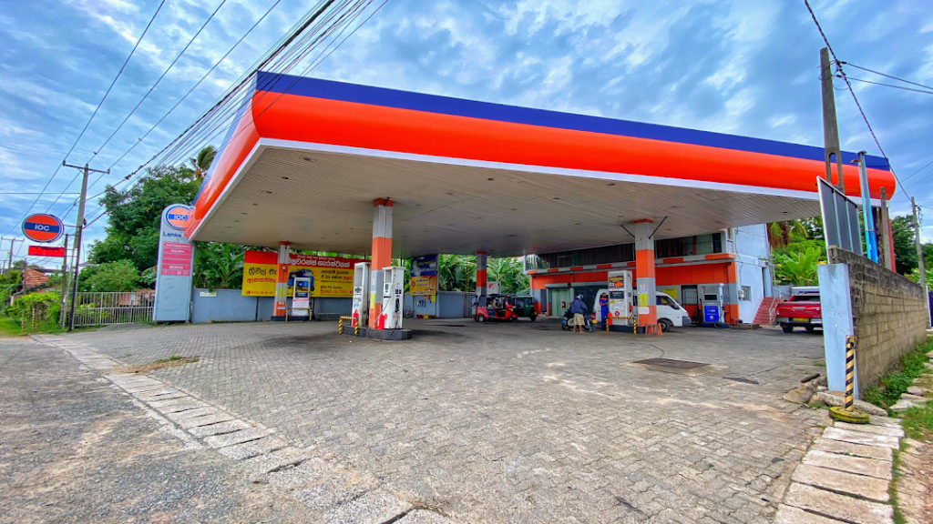 sri-lanka-ioc-provides-fuel-as-government-pumps-go-dry-in-island-nation