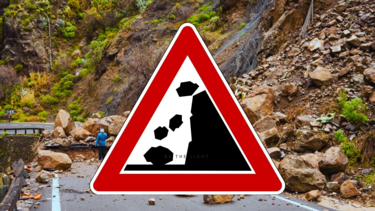 Landslide reported in Maha Aragama, Wellawaya